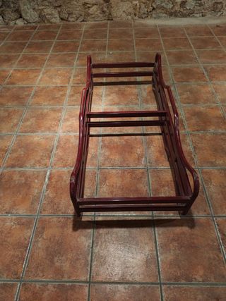 Soporte metálico para barricas