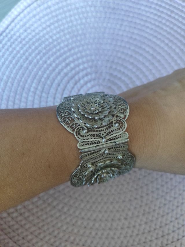 Preciosa pulsera de plata