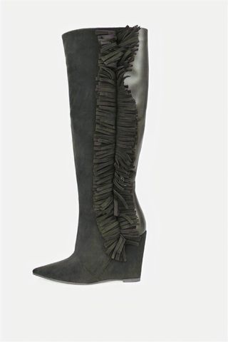 Nuevas a estrenar Botas negras cuña flecos nro 37