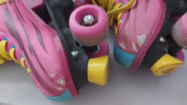 Patines , casco, protecciones y bolsa
