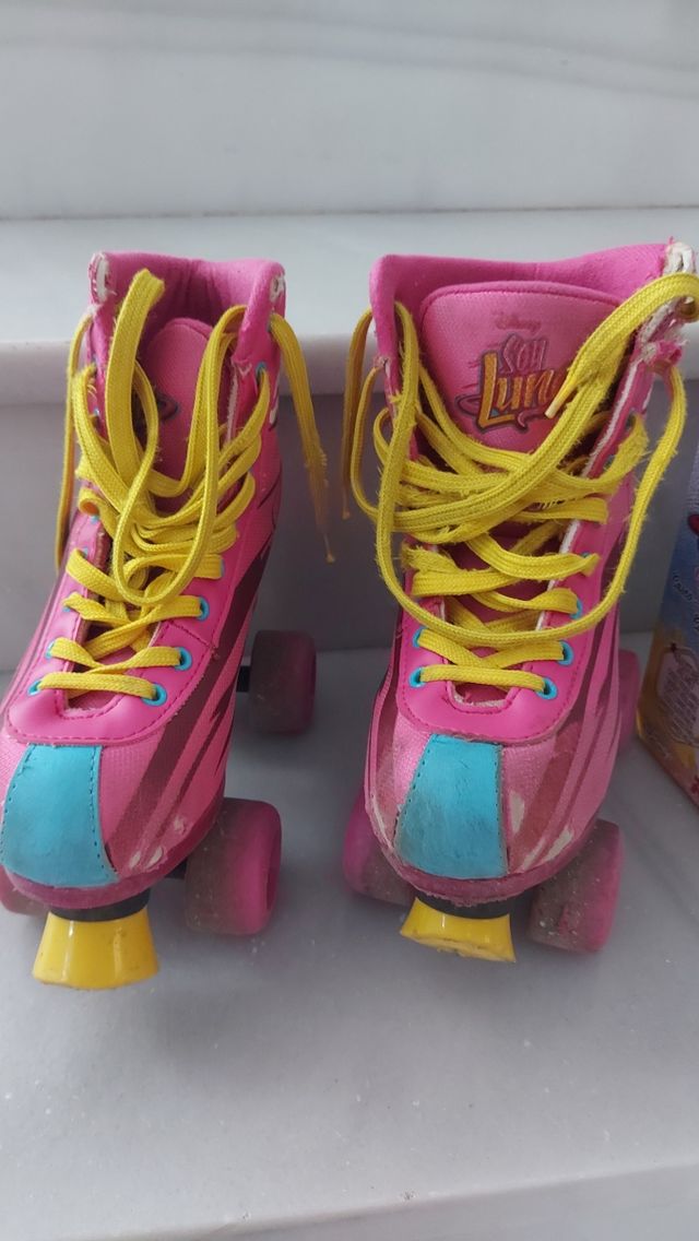 Patines , casco, protecciones y bolsa