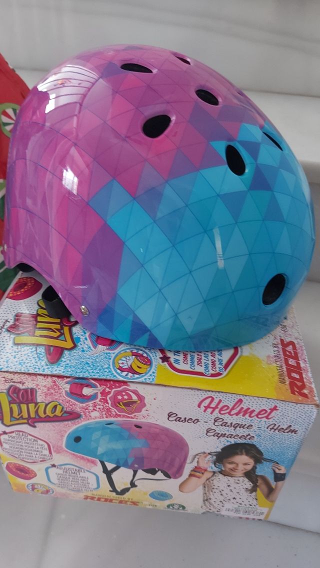 Patines , casco, protecciones y bolsa