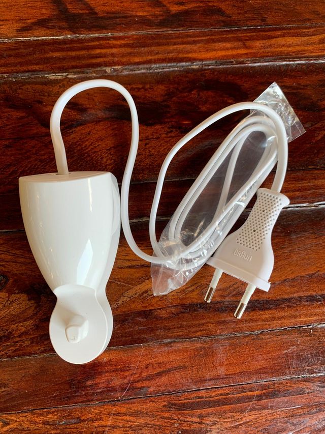 Cargador de cepillo de dientes eléctrico nuevo