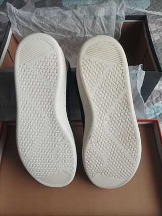 ZAPATILLAS CHICO TALLA 40  NUEVO 