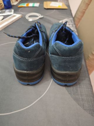 Zapatos de seguridad marca Paredes