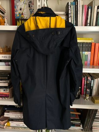 Chaqueta trench impermeable