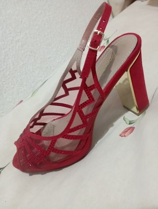 Tacón rojo novia 
