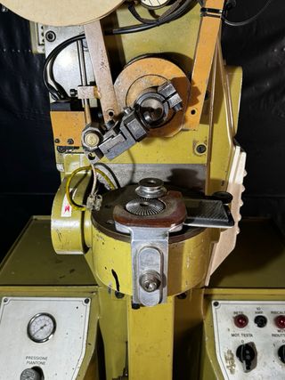 MAQUINA DOBLAR CANTOS/MARCAR/RANURAR