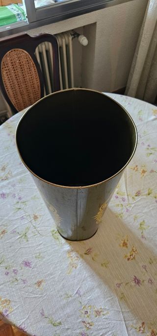 Paraguero antiguo o vintage.