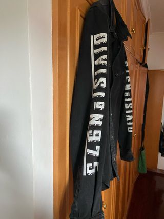 Chaqueta vaquera estampada