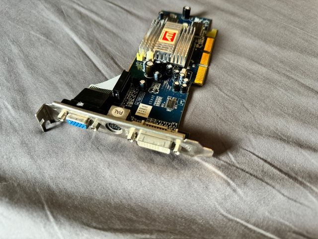 Tarjeta Gráfica + Regalo