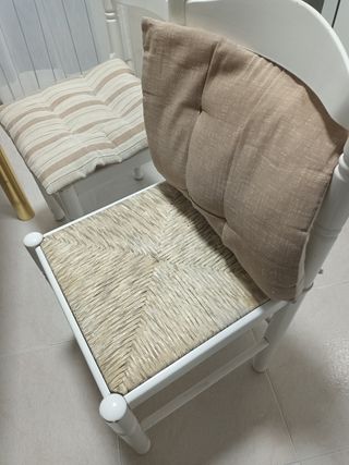 Conjunto Mesa con 4 sillas URGE VENDER.
NEGOCIABLE