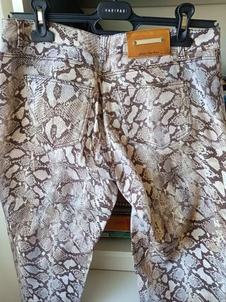 Pantalón estampado 