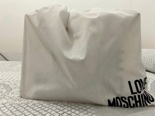 Bolso shopper Love Moschino en perfecto estado
