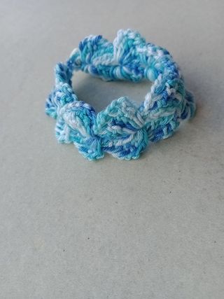 Bracialetto blu e bianco a forma di cuori