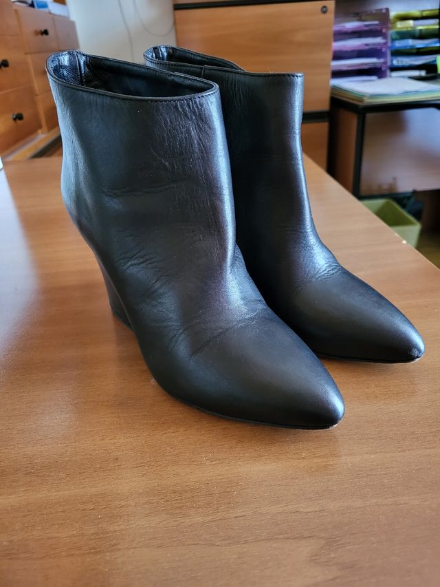 Stivaletto donna pelle nera con tacco