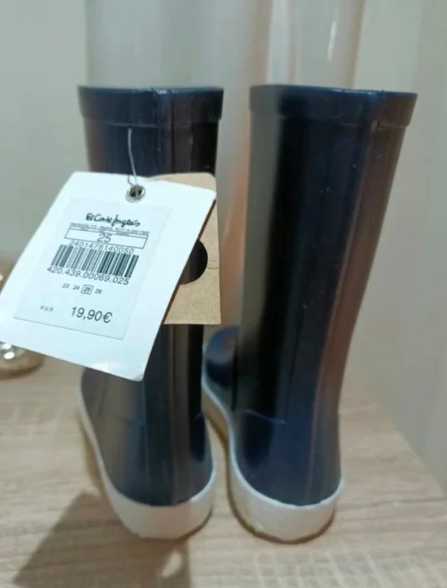 Botas niño agua unisex núm 25 nuevas