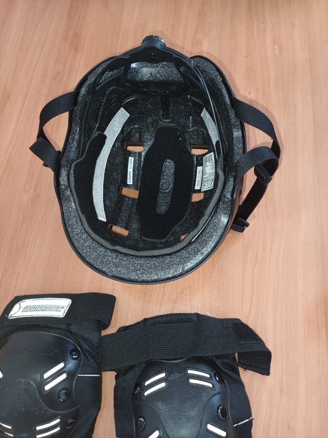 Casco bicicleta y rodilleras