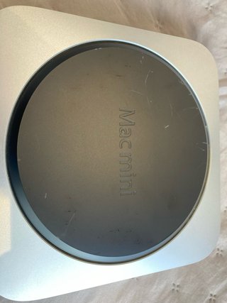 Mac Mini 2014 con teclado y ratón Apple