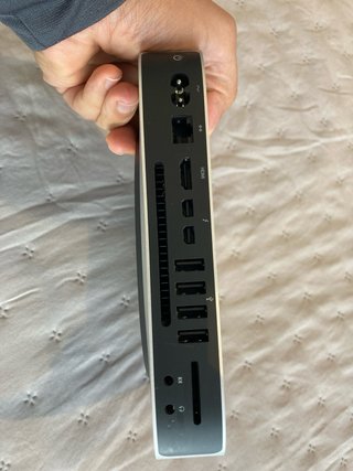 Mac Mini 2014 con teclado y ratón Apple