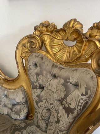 Sofá dorado de época barroca, (para restaurar).