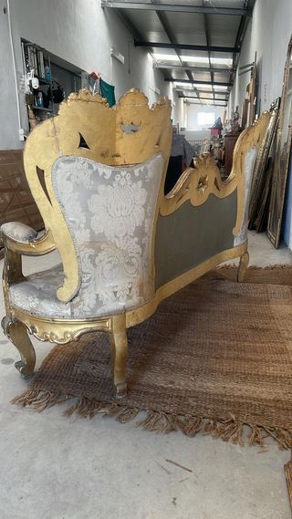 Sofá dorado de época barroca, (para restaurar).