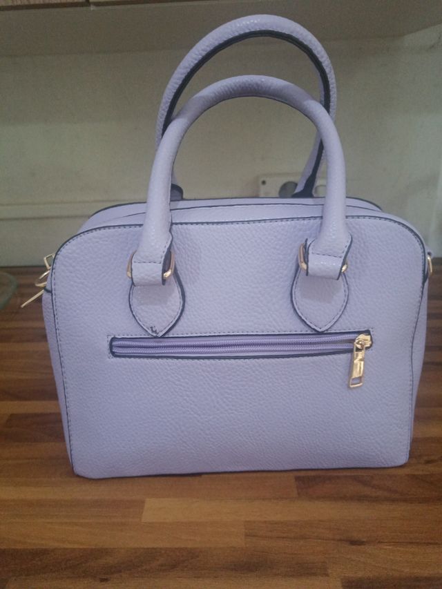 Bolso de mano y hombro.