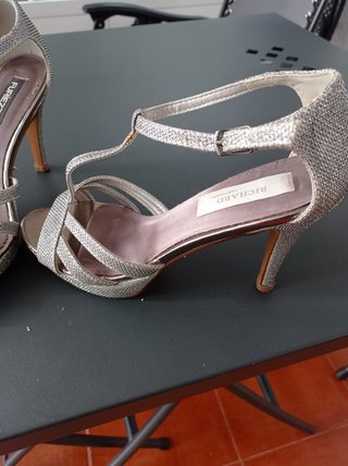 sandalias de tacón. No hago envíos