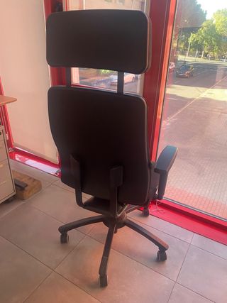 Vendo 2 sedie da ufficio ergonomiche.