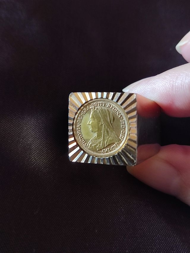 Anillo con moneda
