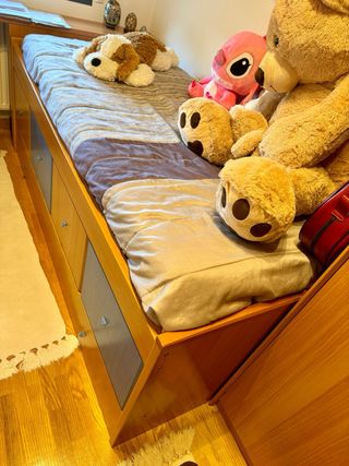 Cana nido con colchones 190x90. Está en Vitoria