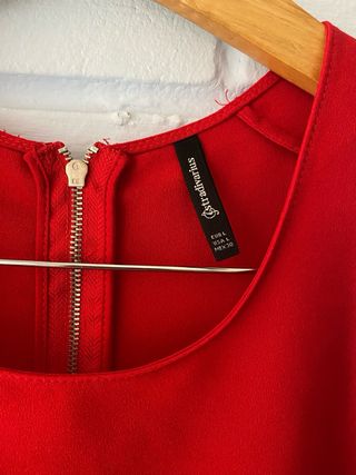 Blusa roja sin mangas