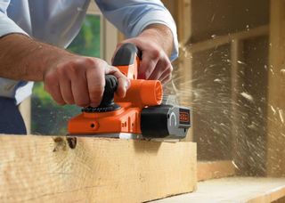 BLACK&DECKER KW750K Cepillo eléctrico 750W