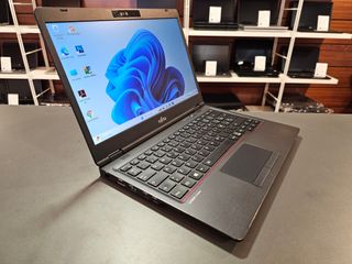 Portátil Fujitsu con GARANTIA