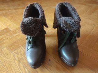 Botines tipo zuecos, talla 39,a estrenar