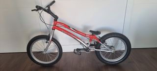 Monty 218 Kamel trial sin bike trial de segunda mano por 350 EUR