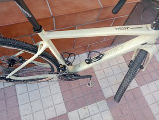 Impecable con apenas 5 salidas.