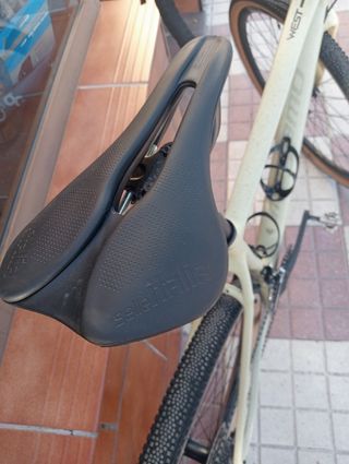 Impecable con apenas 5 salidas.