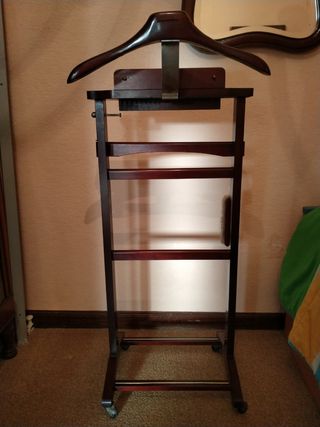 Perchero de pie o galan de noche