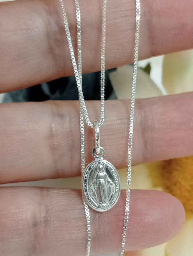 Bella cadena mini virgen la Milagrosa plata
