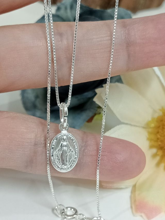 Bella cadena mini virgen la Milagrosa plata