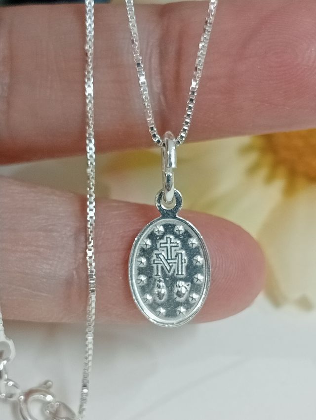 Bella cadena mini virgen la Milagrosa plata