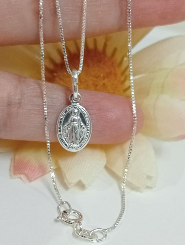 Bella cadena mini virgen la Milagrosa plata
