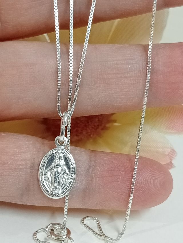 Bella cadena mini virgen la Milagrosa plata