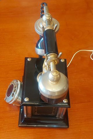 Teléfono retro vintage. Funciona