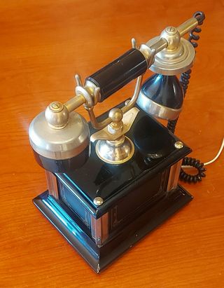 Teléfono retro vintage. Funciona