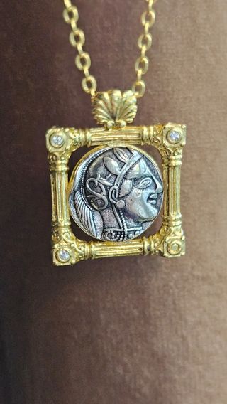 Moneda Antigua Griega en Colgante