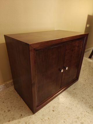 Mueble baúl madera maciza color cerezo