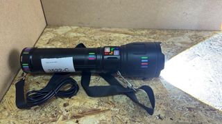 Torcia tattica magnum