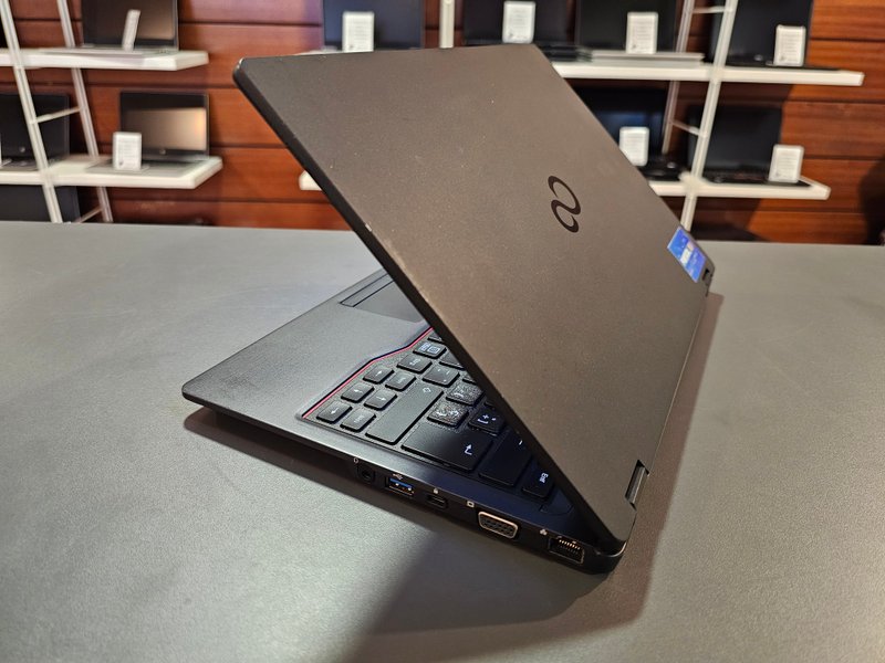 Portátil Fujitsu con GARANTIA afbeelding 2